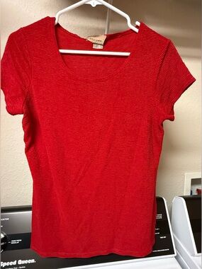 Red Top, Choices brand, Women’s Size Medium, soft & lightweight